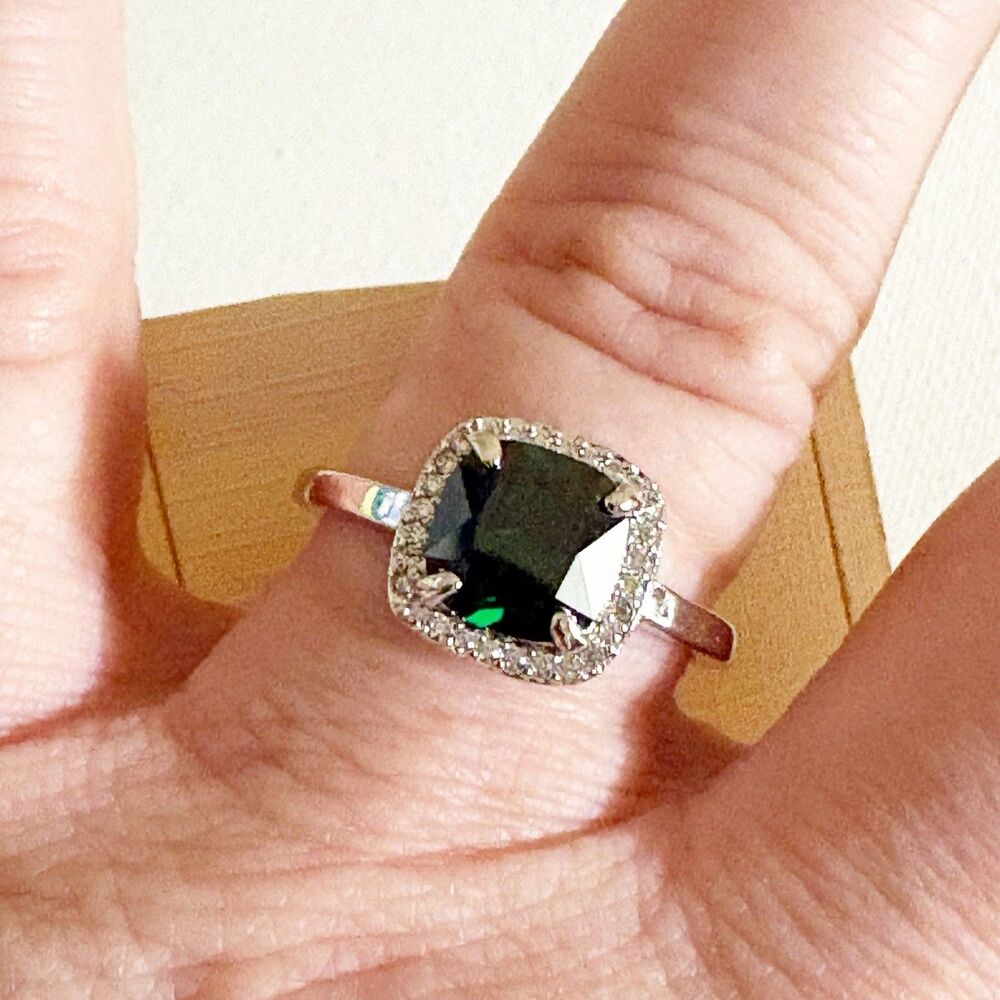 Silver Tone Ring With Green Rhinestone 9 Bling Hollywood Glam Party Cocktail